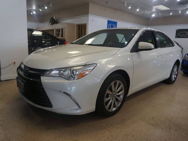 2016 Toyota Camry XLE - - by dealer - vehicle for sale in Glen Burnie, MD – photo 3