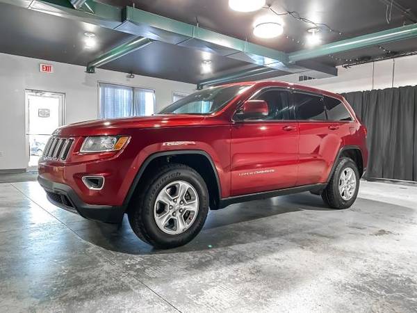 2014 Jeep Grand Cherokee 4WD 4dr Laredo - cars & trucks - by dealer... for sale in Ontario, NY – photo 5