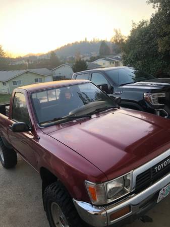 1990 Toyota Pickup 4WD - cars & trucks - by owner - vehicle... for sale in Roseburg, OR – photo 4