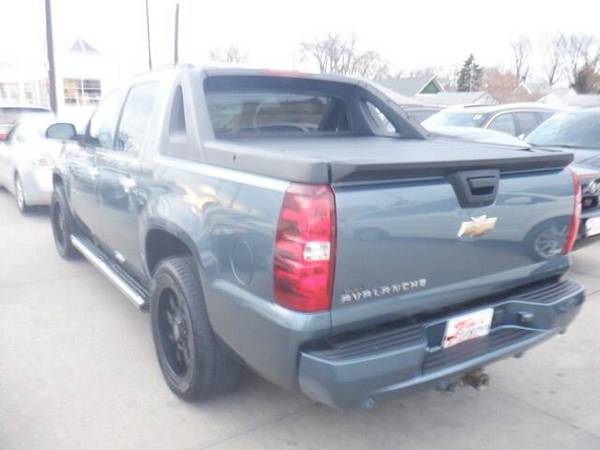 2008 Chevrolet Avalanche LTZ - - by dealer - vehicle for sale in URBANDALE, IA – photo 5