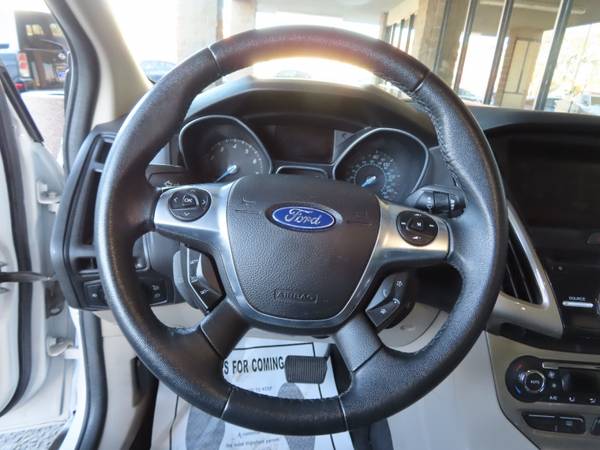 2012 Ford Focus 5dr HB SEL / CLEAN ARIZONA CARFAX / LOW MILES!... for sale in Tucson, AZ – photo 12