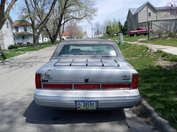 1997 lincoln town car for sale in Toledo, IA – photo 3
