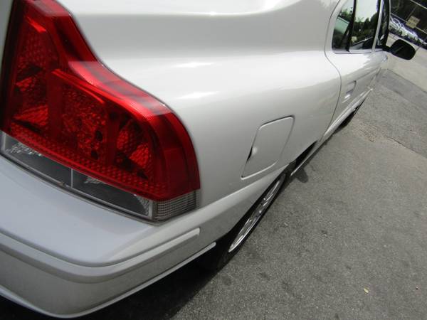 2005 Volvo S60 2.4L, Moonroof, Premium, Cold Pack, like new for sale in Yonkers, NY – photo 15
