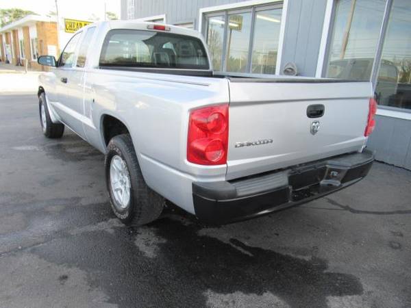 2005 Dodge Dakota ST !! nice clean truck !! - cars & trucks - by... for sale in North Ridgeville, OH – photo 9
