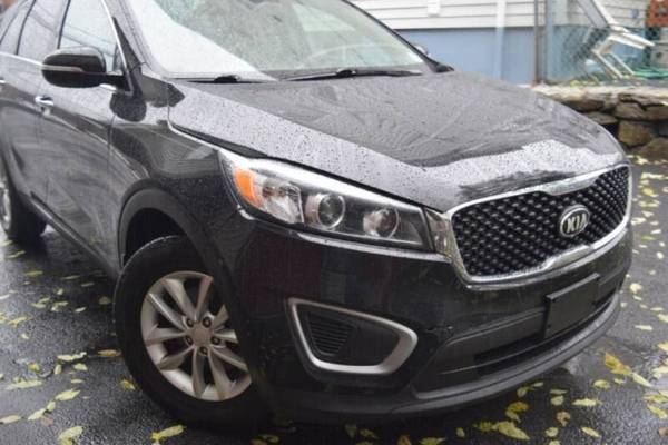 *2017* *Kia* *Sorento* *LX 4dr SUV* - cars & trucks - by dealer -... for sale in Paterson, PA – photo 4