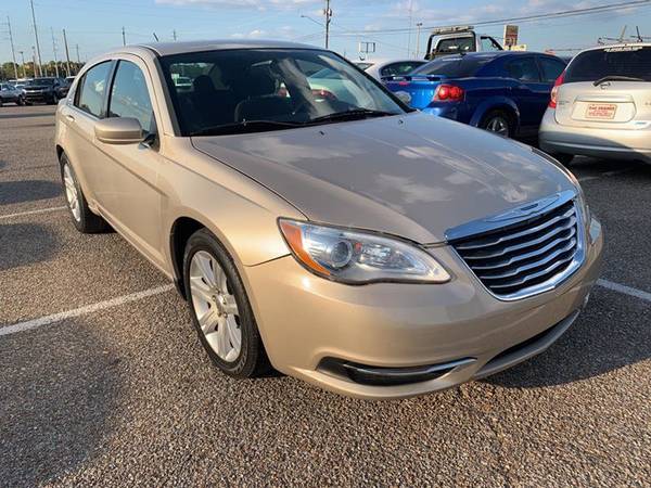 BRING YOUR JACKED UP CREDIT AND RIDE TODAY!!!2013 *Chrysler* for sale in Montgomery, AL – photo 3