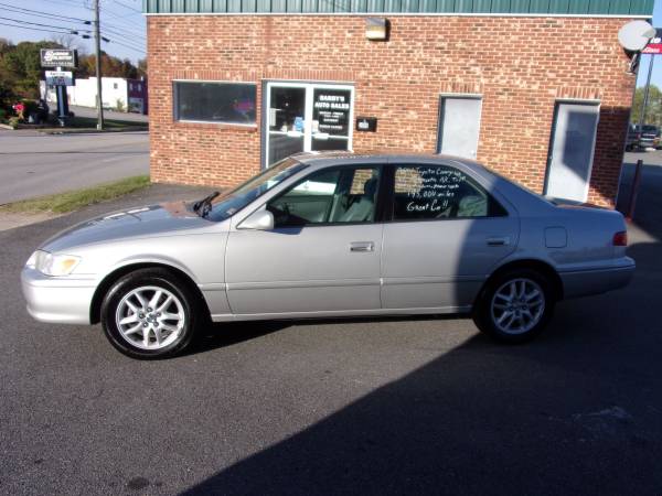 2001 TOYOTA CAMRY XLE - cars & trucks - by dealer - vehicle... for sale in Danville, VA – photo 2