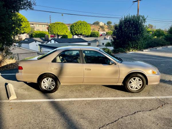 2000 Toyota Camy (clean title) for sale in Monterey Park, CA – photo 2