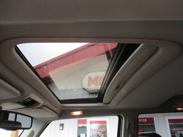 HEMI POWER! MOON ROOF! 2008 JEEP COMMANDER LIMITED 4X4 for sale in Foley, MN – photo 13