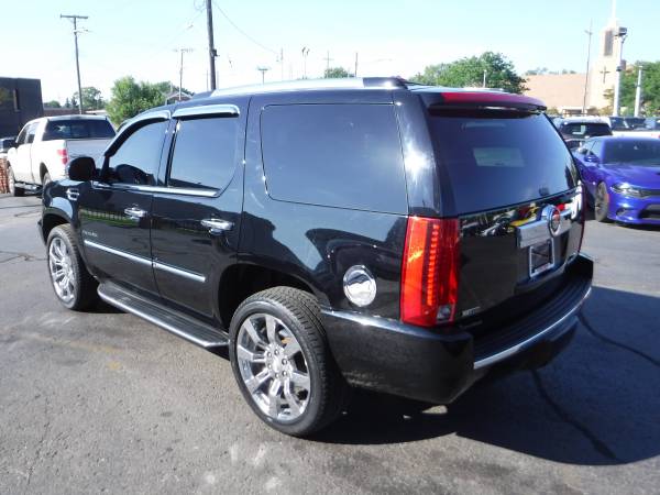 2011 CADILLAC ESCALADE LUXURY**SUPER CLEAN**MUST SEE**FINANCING AVAILA for sale in redford, MI – photo 6