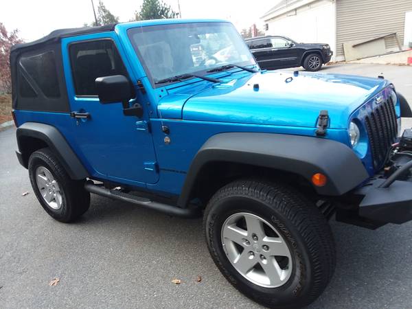 !!2016 JEEP Wrangler 4x4 low miles 26668 like new - cars & trucks -... for sale in Suncook, NH – photo 3