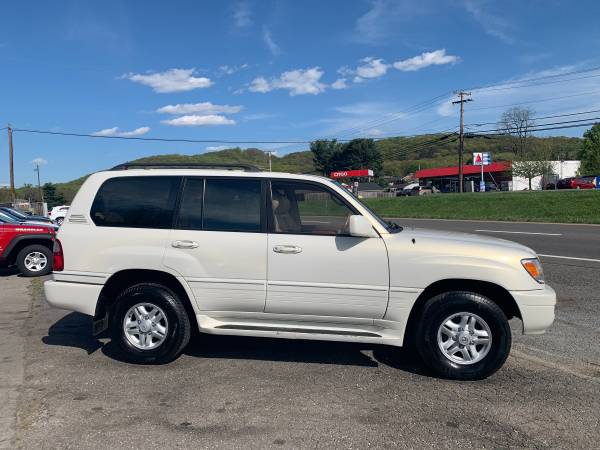2000 Lexus LX 470 SUV Extra Clean Runs and Drive Perfect 226K - cars for sale in Vinton, VA – photo 4