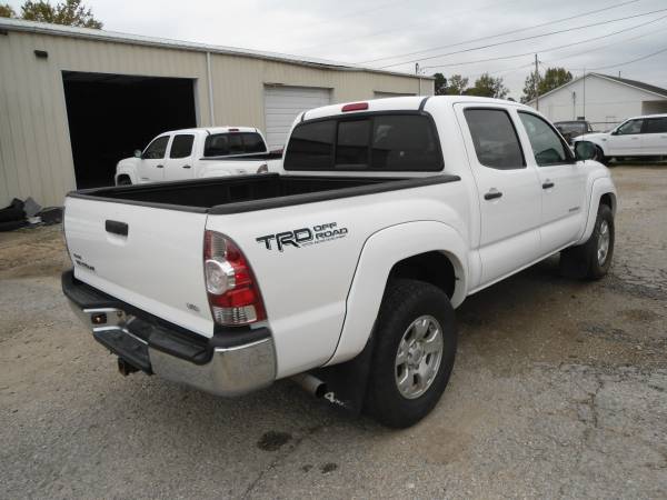 2011 Toyota Tacoma 4Door 4WD - cars & trucks - by owner - vehicle... for sale in Jonesboro, AR – photo 3
