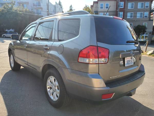2009 Kia Borrego 4WD 4dr V6 LX - cars & trucks - by dealer - vehicle... for sale in Seattle, WA – photo 6