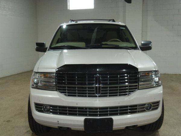 2010 LINCOLN NAVIGATOR LUXURY - FINANCING AVAILABLE-Indoor Showroom! for sale in PARMA, OH – photo 7