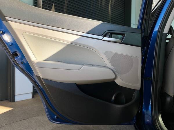 2018 Hyundai Elantra SEL Sedan - - by dealer - vehicle for sale in Milwaukie, OR – photo 12