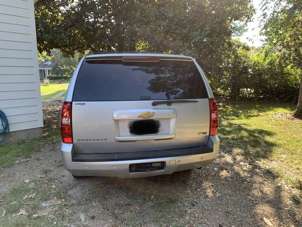 2012 Chevrolet Suburban - cars & trucks - by owner - vehicle... for sale in Crystal Springs, MS – photo 2