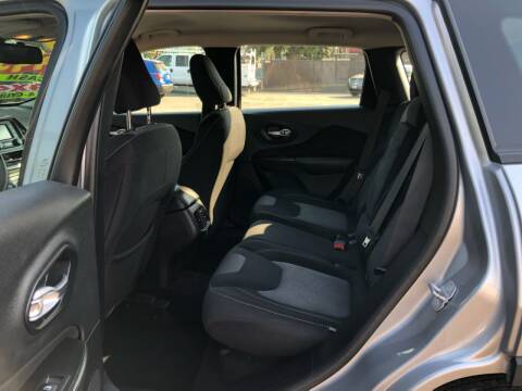 ****2014 Jeep Cherokee Sport - cars & trucks - by dealer - vehicle... for sale in Riverbank, CA – photo 4