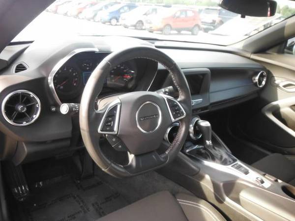 2019 Chevrolet Camaro coupe 2dr Cpe 1LT - Black for sale in Waynesboro, GA – photo 5