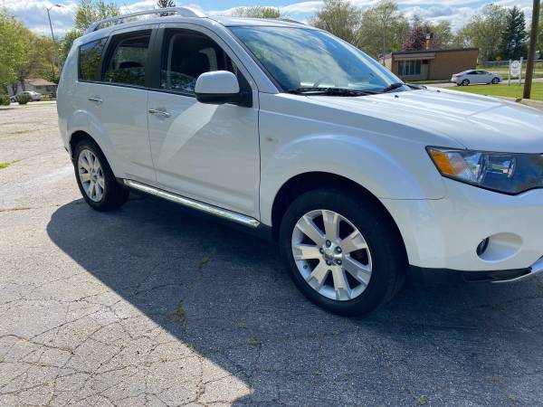 2008 Mitsubishi OUTLANDER AWD (runs excellent/low miles) - cars & for sale in Pontiac, MI – photo 4