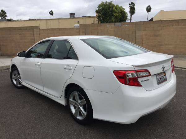 2014 Toyota Camry SE Origi One Owner White Look & Runs Like New... for sale in Fountain Valley, CA – photo 4
