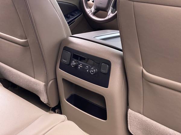 2018 Chevy Chevrolet Tahoe LT Sport Utility 4D suv Gray - FINANCE -... for sale in Atlanta, CA – photo 19