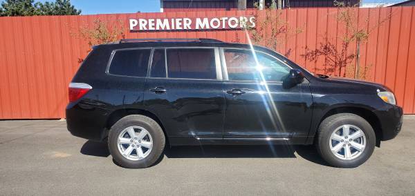 nice clean 2010 Toyota Highlander - - by dealer for sale in Milton Freewater, WA – photo 2