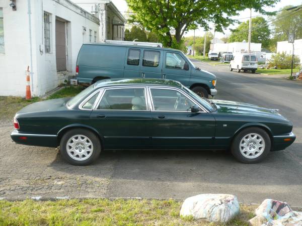 PARTS HAVE BEEN SOLD! not complete now! 1998 Jaguar XJ8-WHOLE-PARTS for sale in Milford, NY