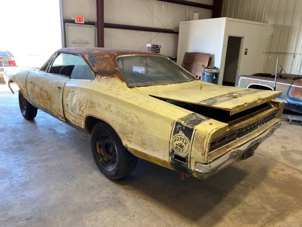 1969 Dodge SuperBee Hardtop 383 4 Speed - cars & trucks - by owner -... for sale in Denton, TX – photo 4