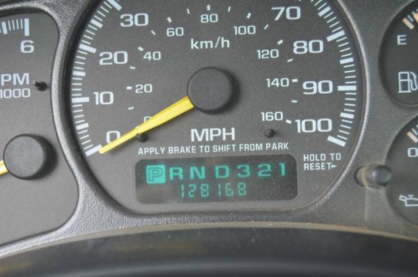 2001 GMC SIERRA 2500HD REG CAB LONG BOX 4X4 6 0L V8 128K - cars & for sale in Enumclaw, WA – photo 21