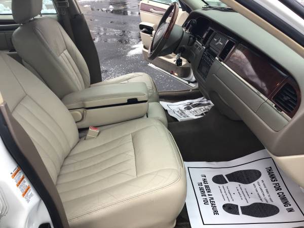 2003 Lincoln town car signature series like new - - by for sale in Frankfort, IL – photo 20