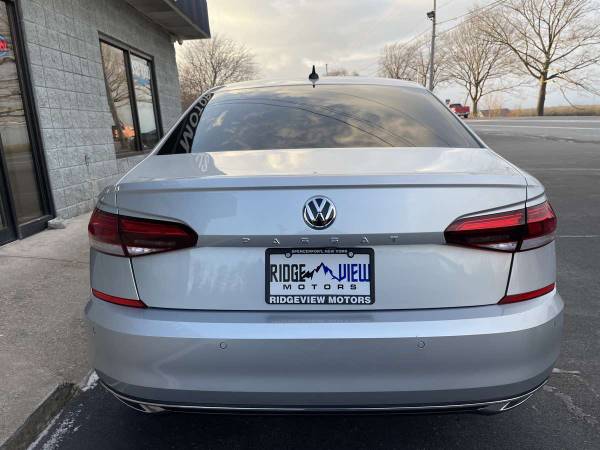 2020 VW Volkswagen Passat 2 0T SEL sedan Reflex Silver Metallic for sale in Spencerport, NY – photo 4