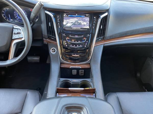 2018 Cadillac Escalade Luxury - - by dealer - vehicle for sale in Fenton, MO – photo 18