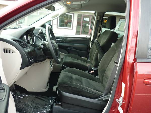 2016 Dodge Grand Caravan SE - cars & trucks - by dealer - vehicle... for sale in Peoria, IL – photo 9