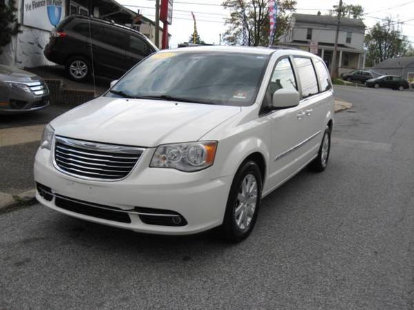 2013 Chrysler Town & Country Touring - Big Savings for sale in Prospect Park, PA – photo 3