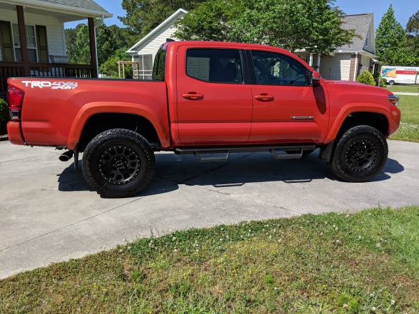 2017 Toyota Tacoma Sport Lifted Fully Loaded for sale in Hubert, NC – photo 3