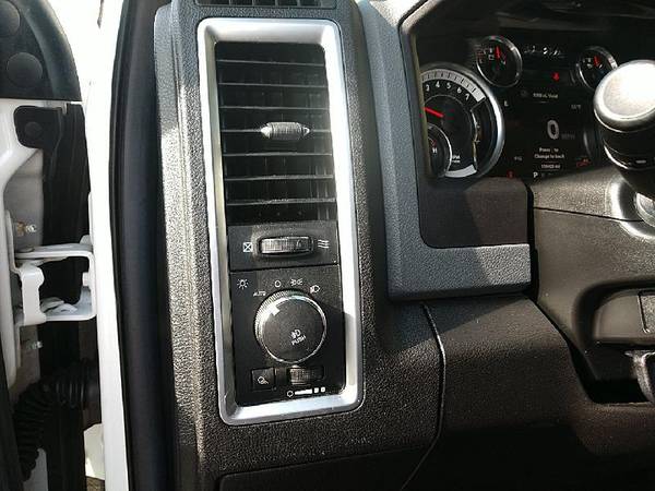 2013 RAM 1500 SLT Crew Cab SWB 4WD - - by dealer for sale in Cleveland, SC – photo 24