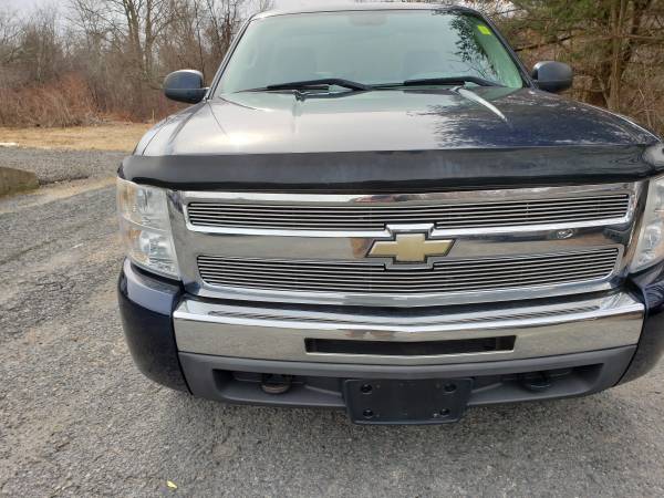 2010 Chevy Silverado 1500 4WD - Clean - - by dealer for sale in West Bridgewater, MA – photo 3