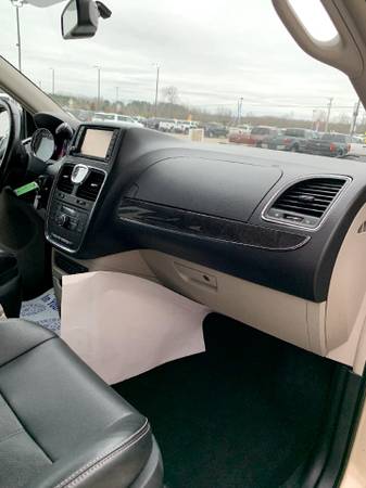 2011 Chrysler Town & Country 4dr Wgn Touring w/Leather - cars &... for sale in Chesaning, MI – photo 6