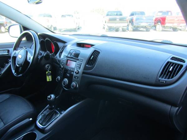 2013 Kia Forte 5-Door 5dr Hatchback SX - - by for sale in Council Bluffs, NE – photo 12