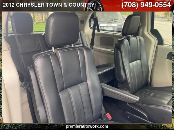 2012 CHRYSLER TOWN & COUNTRY TOURING L - - by dealer for sale in Alsip, IL – photo 9