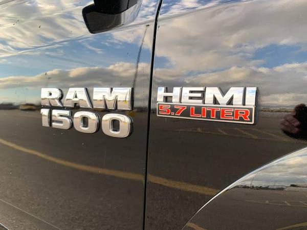2013 RAM 1500 4WD Crew Cab 140.5 Laramie - cars & trucks - by dealer... for sale in Flint, MI – photo 13