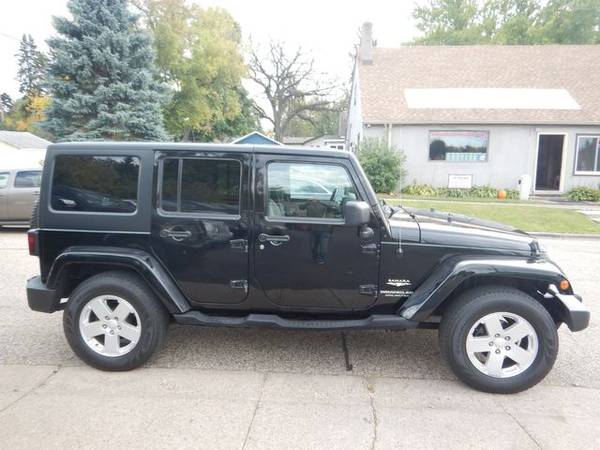 2007 Jeep Wrangler Unlimited Sahara - Easy Financing Available! -... for sale in Oakdale, MN – photo 3