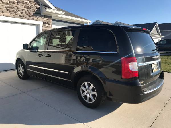 2012 Chrysler Town & Country - cars & trucks - by owner - vehicle... for sale in Garrett, IN – photo 2