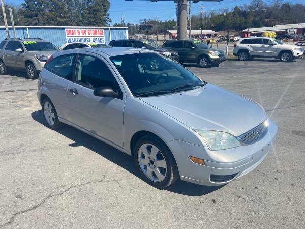 2005 Ford Focus - - by dealer - vehicle automotive sale for sale in Greenbrier, AR – photo 2