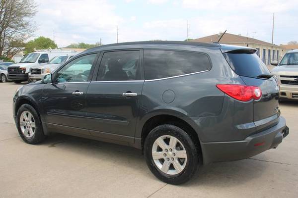 2011 Chevrolet Traverse - - by dealer - vehicle for sale in Waterloo, IA – photo 5