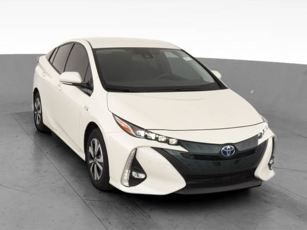 2017 Toyota Prius Prime Advanced Hatchback 4D hatchback White - -... for sale in Providence, RI – photo 16