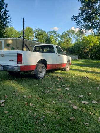 93 GMC Sonoma (s-10) - cars & trucks - by owner - vehicle automotive... for sale in Elyria, OH – photo 3