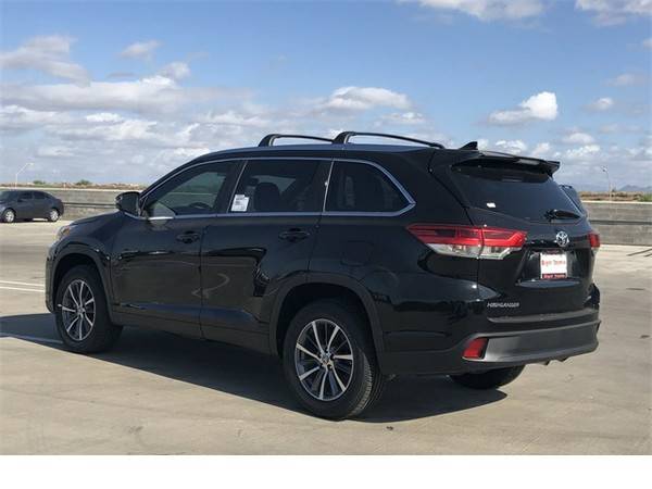2019 Toyota Highlander XLE / $5,816 below Retail! for sale in Scottsdale, AZ – photo 3