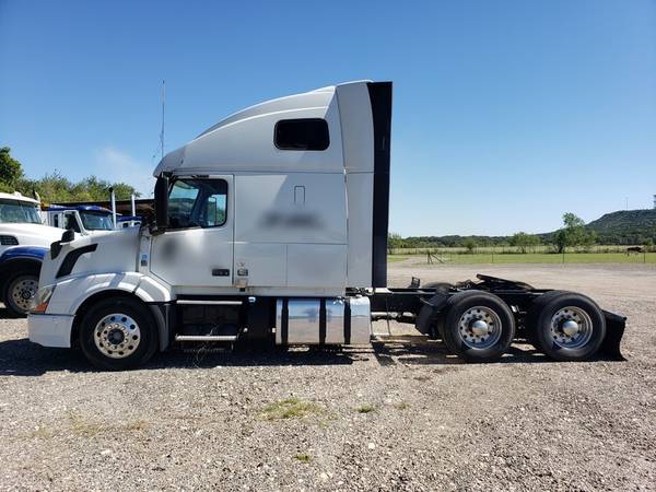 2016 Volvo VNL64T670 T/A Sleeper RTR# 0093610-01 - cars & trucks -... for sale in Bulverde, TX – photo 4